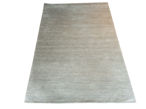 Handmade Nepali Woolen Carpet - Premium Silver Plain Rug (60 Knots) - 4.10 x 5.94 Ft (125x181 Cm) - Image 3