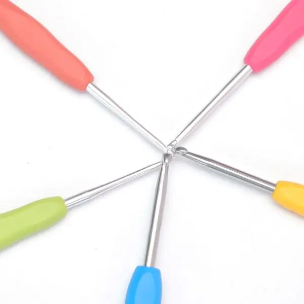 Crochet Hook 2.5mm (Color May Different) - Image 2