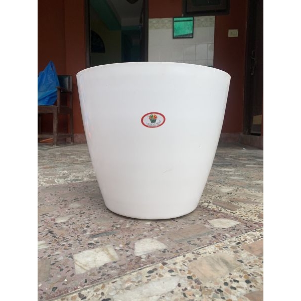 14 Inch White Cool Plastic Pot With Rolling Wheels For Indoor Outdoor Garden - Image 3