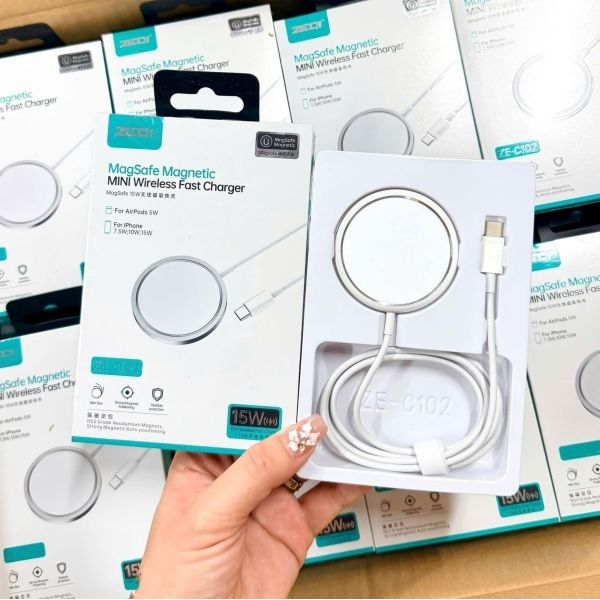 25W & 15W Magnetic Wireless Charger Pad - Image 4