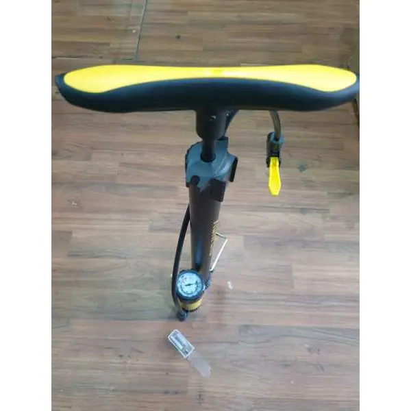 Pump/ Inflater with guage/ Portable Heavy Duty Air Pump For Vehicke and Sport Usage - Image 4