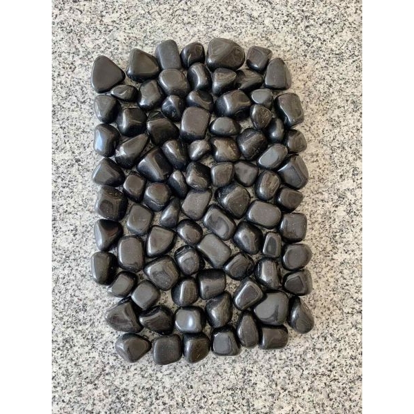 1 KG Large Size Glossy Black Stone Pebbles For Aquarium And Garden Decoration - Image 4