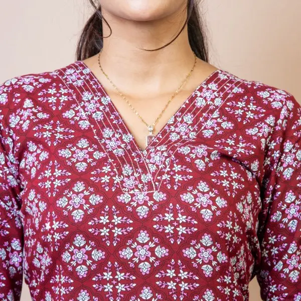 Bisesh Creation Purple V-neck Floral Printed Straight Kurta Pant Co-ord Set For Women - Image 2