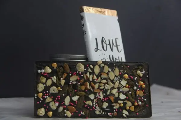 Bar chocolate filled with nuts by chocomari