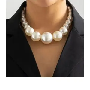 Pearl Beaded Choker