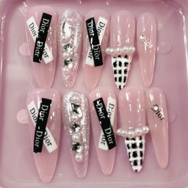 Press On Nail Long Stiletto/CHRISTMAS DESIGN shape with 10Pcs(small,medium,large and extra small) - Image 3