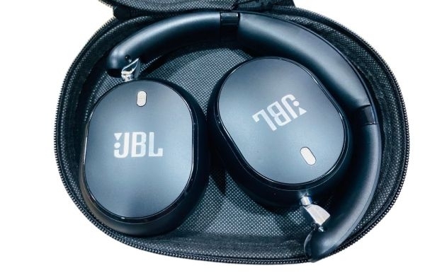 A01 HIFI Stereo High Qlty Wireless Headphone - Image 3