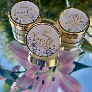 Avani 100% Natural Extra Hydrating Vanilla Lip Balm For Soft And Nourished Lips Infused with Essential Oil , Jojoba Oil , Almond Oil 8 Grams