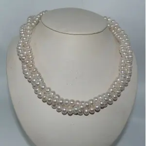 Pearl Beaded Layer Choker