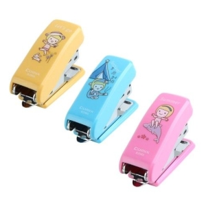 Adorable mini stapler set in a stylish pink color comix B3004
