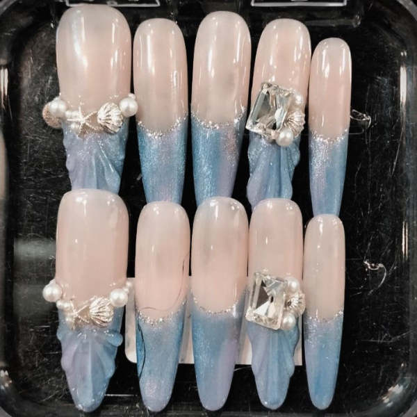 Press On Nail Long Stiletto/CHRISTMAS DESIGN shape with 10Pcs(small,medium,large and extra small) - Image 2