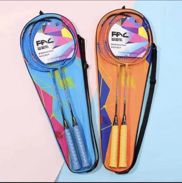 Badminton Racket/ Jointless Badminton Racket A Pair of Two (Carry Bag and 1Shuttle Cock Included)
