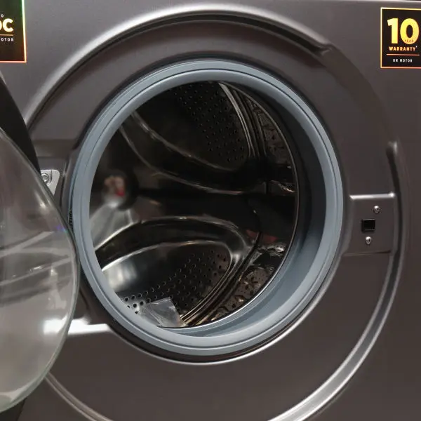 Baltra Washing Machine Front Loading | 8 kg | BLWM-80FL05 | Motor: BLDC inverter | Pause and add function | Child lock | Memory function | Washing programs: 15+ | Stainless steel drum | • Stylish chrome door | 10 year motor warranty - Image 4
