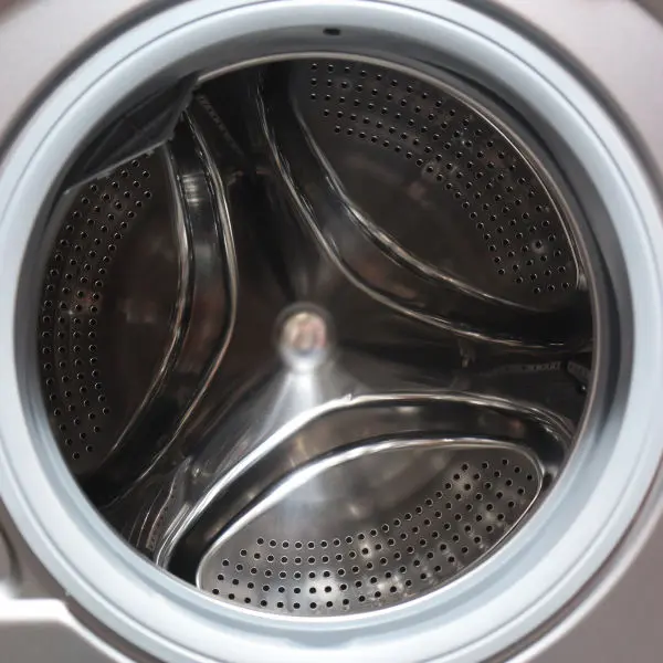 Baltra Washing Machine Front Loading | 8 kg | BLWM-80FL05 | Motor: BLDC inverter | Pause and add function | Child lock | Memory function | Washing programs: 15+ | Stainless steel drum | • Stylish chrome door | 10 year motor warranty - Image 5