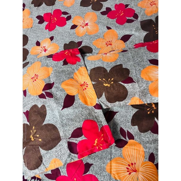 Big Flower Printed Korean King Size Bedsheet With Two Pillow Covers - Image 2