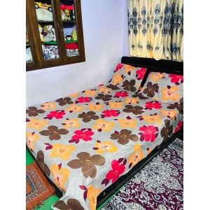 Big Flower Printed Korean King Size Bedsheet With Two Pillow Covers
