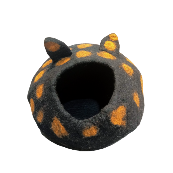 Black Hand‑Felted Wool Cat House – 100 % New Zealand Wool, Made in Nepal - Image 2