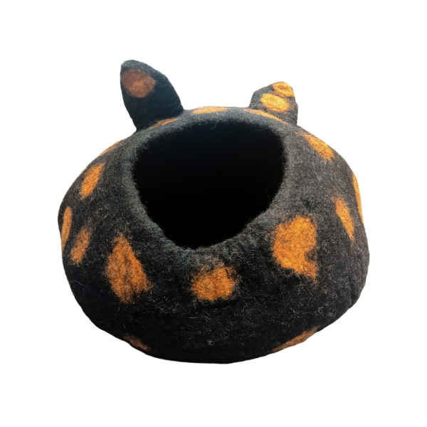 Black Hand‑Felted Wool Cat House – 100 % New Zealand Wool, Made in Nepal - Image 3