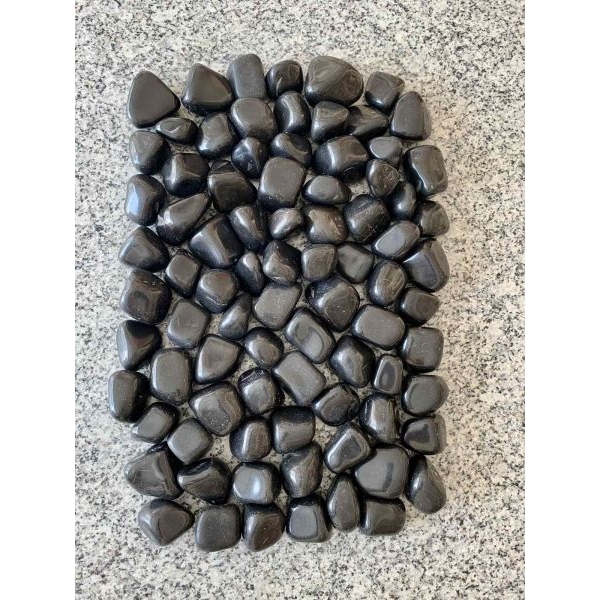 1 KG Large Size Glossy Black Stone Pebbles For Aquarium And Garden Decoration - Image 3