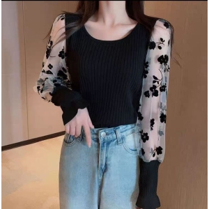 Casual Fashion Contrast Floral Full Sleeve Mesh Mock Neck Tee