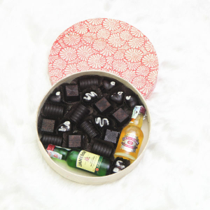 Circle chocolate box by chocomari Rum chocolate Gift box