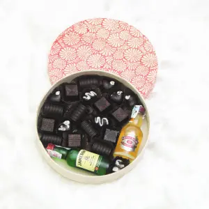 Circle chocolate box by chocomari Rum chocolate Gift box