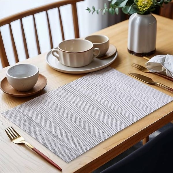 Dining Table Mat Plastic Mat Set Of 6 ( Color May vary ) - Image 2
