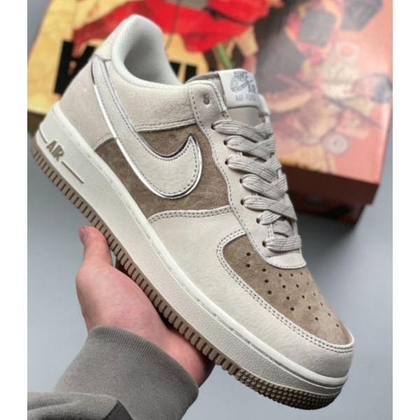 SB Dunk Georgetown Premium Sneakers for Men - Image 3