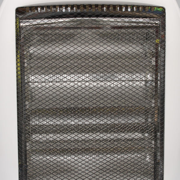 BALTRA Halogen Heater | Dream | 3 heating levels: 400, 800 & 1200 W | Wide angle oscillating function | Auto switch off when unit tilts over | High temperature resistant housing | 1200 W | 12 Month Warranty - Image 3