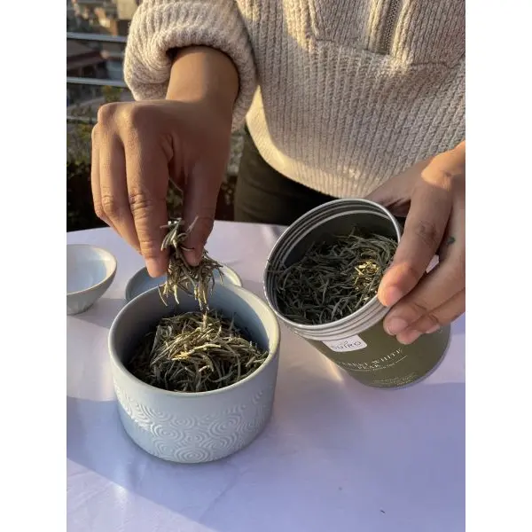 E.verest White Peak Tea™ - Small Tin - 50 GMS - Suiro Teas - Image 3