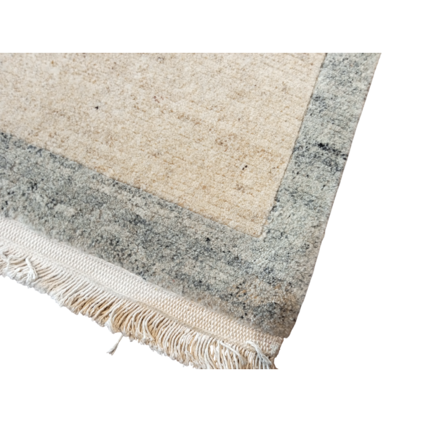 Exquisite Handknotted Nepali Woolen Carpet – 60 Knots, 62 cm x 91 cm - Image 4