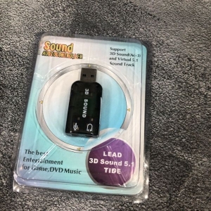 External USB Sound Card Microphone-in Audio-out USB Splitter Soundcard
