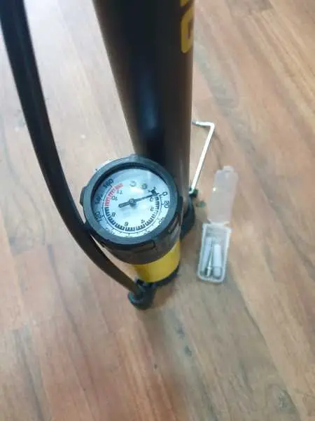 Pump/ Inflater with guage/ Portable Heavy Duty Air Pump For Vehicke and Sport Usage
