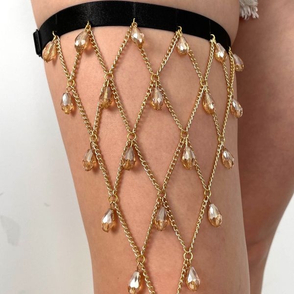Fancyra Women Gold Plated Elastic Bandage Thigh Chain - Image 2