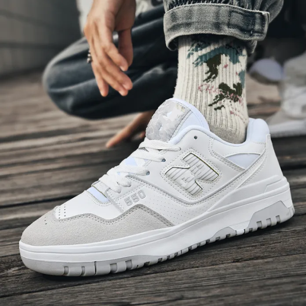 Grey White Balance 550 Sneaker Shoes For Men - Image 2