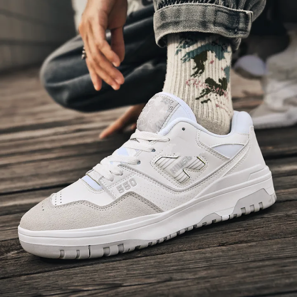 Grey White Balance 550 Sneaker Shoes For Men - Image 4