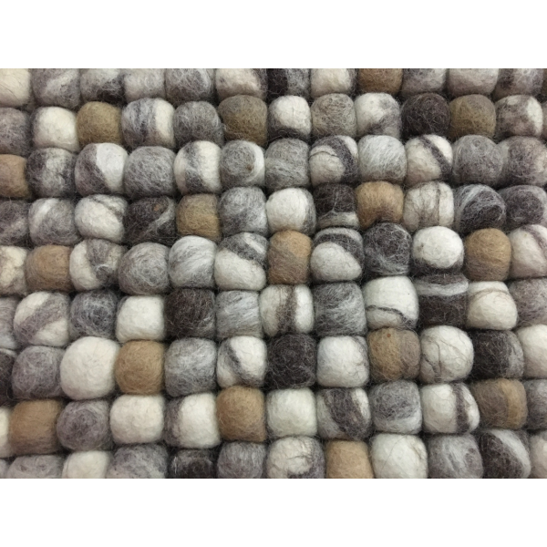 Handmade Felt Ball Chair Pad: Cozy Wool Seat Mat 40 Cm x 40 Cm - Image 3
