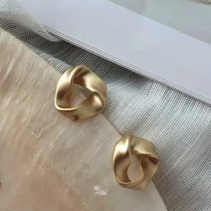 KOJA Korean Elegant Design Stud Shape Earrings