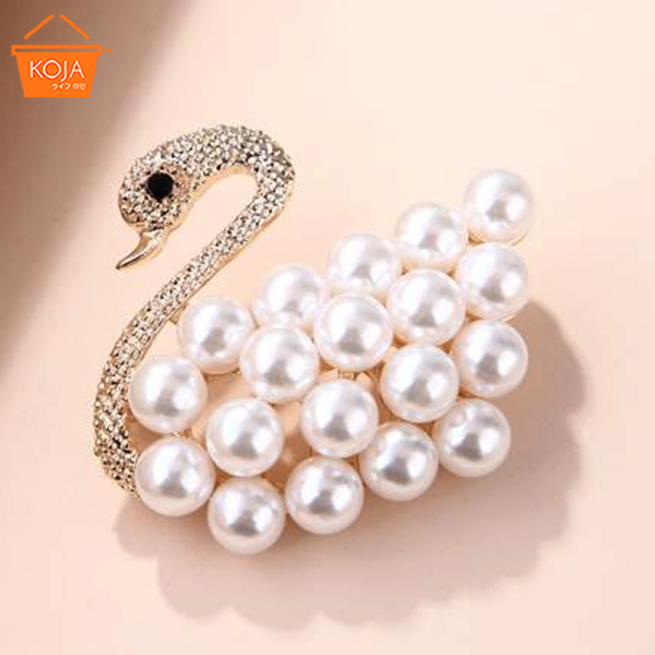 KOJA Korean Stylish Floral Shape Jewellery Golden Plated Brooches - Image 2