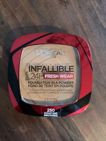 L'Oreal Paris Infallible 24 H Fresh Wear Foundation In A Powder 250 Radiant Stand Sable Radieux With Free Lipliner By Genuine Collection - Image 3