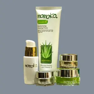 MOMOKO CREAM SET reduces wrinkles