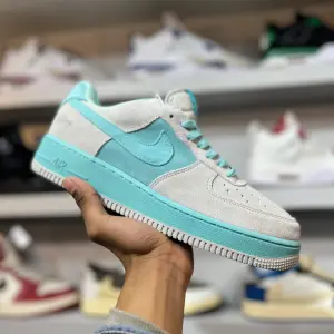 Nike Air Jordan 1 (White and Light Green)