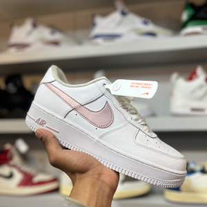 Nike Air Jordan 1 (White and Pink)