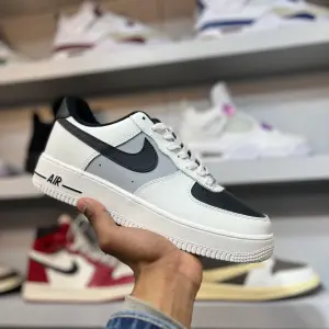Nike Air Jordan 1 (White Gray and Black)