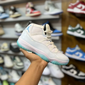 Nike Air Jordan 11 JADE ICE