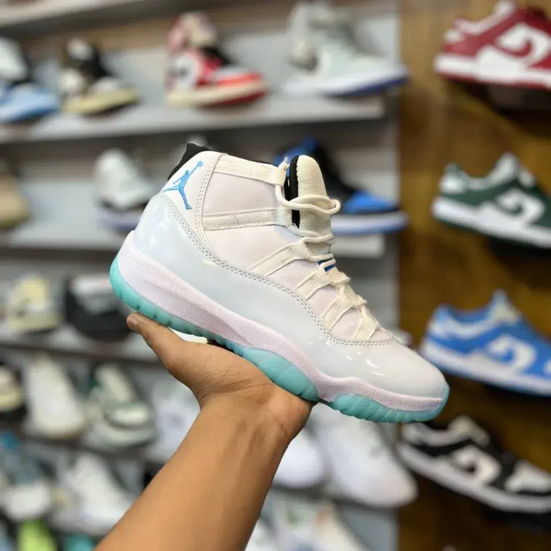 Nike Air Jordan 11 JADE ICE