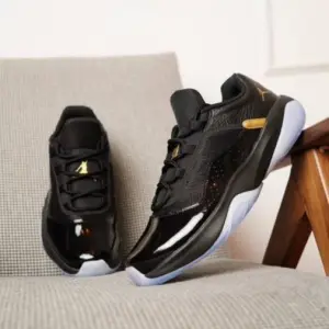 Nike Air Jordan 11 Low CMFT Black