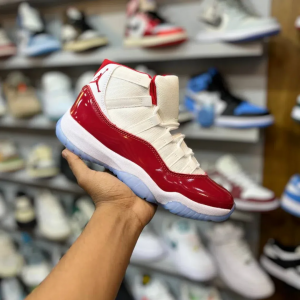 Nike Air Jordan 11 RED CHERRY