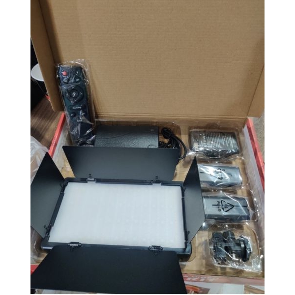 Professional Video Light Pro LED RGB 600 with Barndoor Professional Colour Led Video Light - Image 3