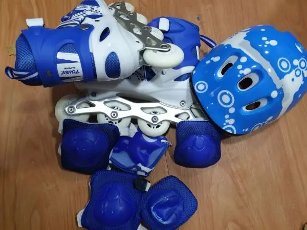 Roller Skates Shoes /Athletic Roller Shoe For Children /Pu Material Skating Shoes / Helmet/ Knee guard and Elbow Guard Set By mitrata - Image 5